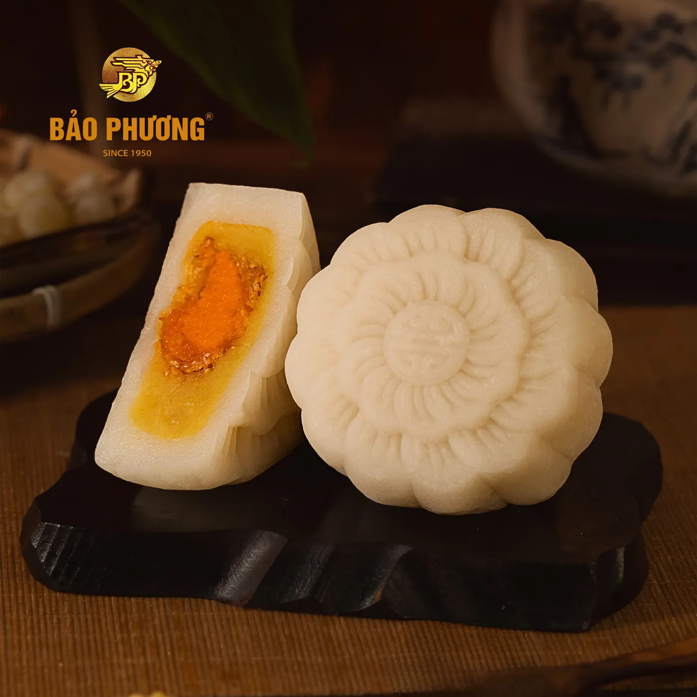 Bánh dẻo nhân đậu xanh 1 trứng muối (210g) - ảnh 2