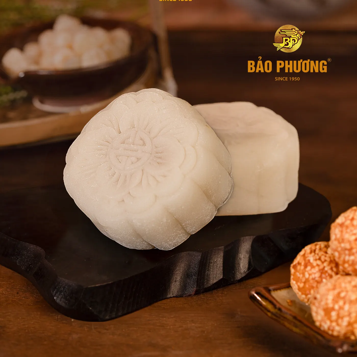 Bánh dẻo nhân sen xát 1 trứng muối (210g)