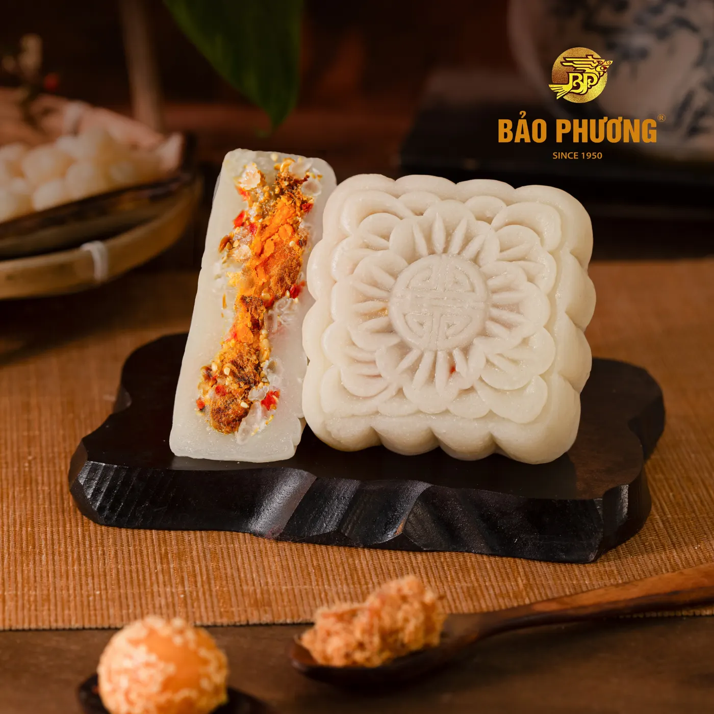 Bánh dẻo nhân thập cẩm jăm bông 1 trứng muối (260g) - ảnh 3