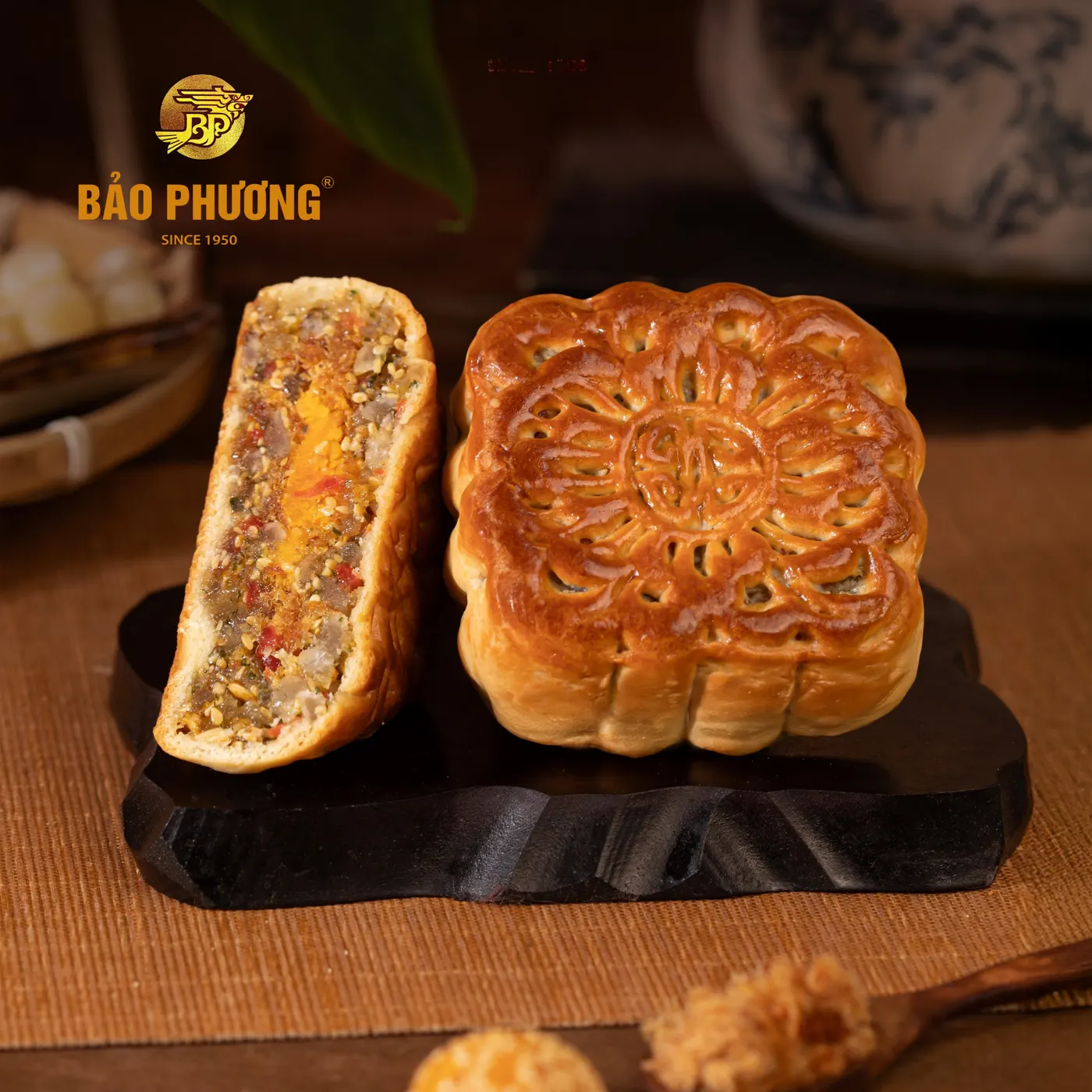 Bánh nướng nhân thập cẩm jăm bông 1 trứng muối (230g) - ảnh 2